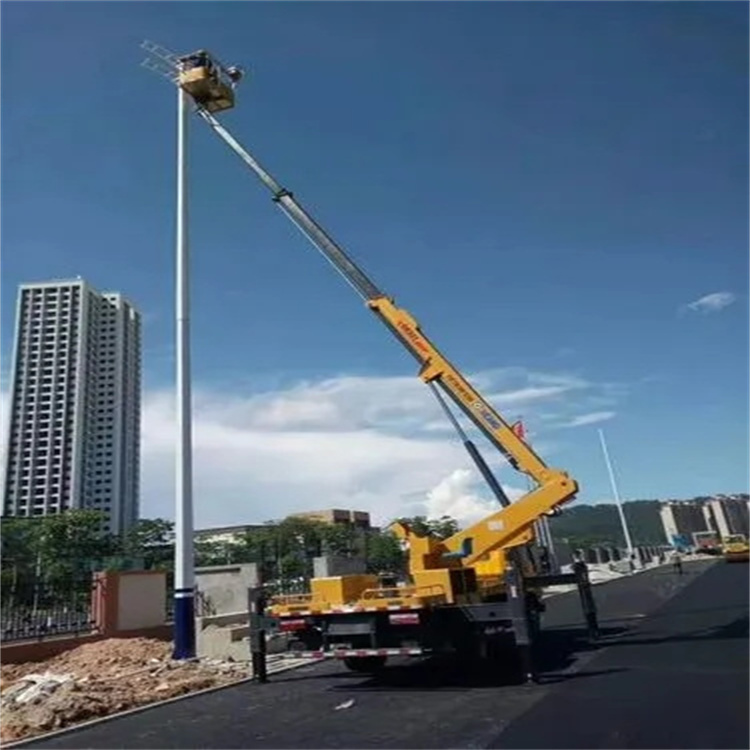 平原维修路灯的曲臂升降车出租