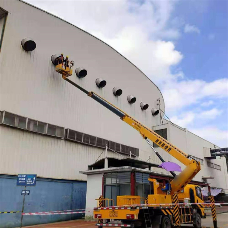 平原高空作业车出租服务：专业广告牌安装解决方案