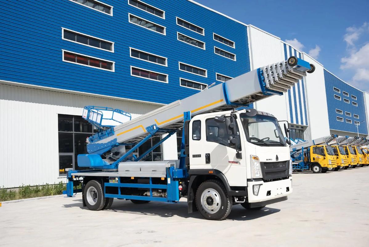 平原出租云梯车高空作业车 建筑垃圾搬运